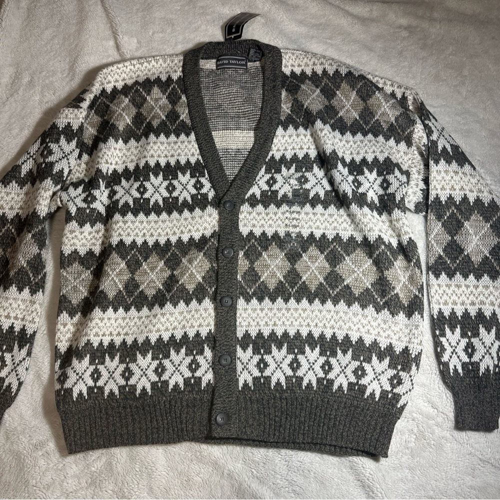 David Taylor Cardigan Pullover Holiday Print New With Tags Size XL